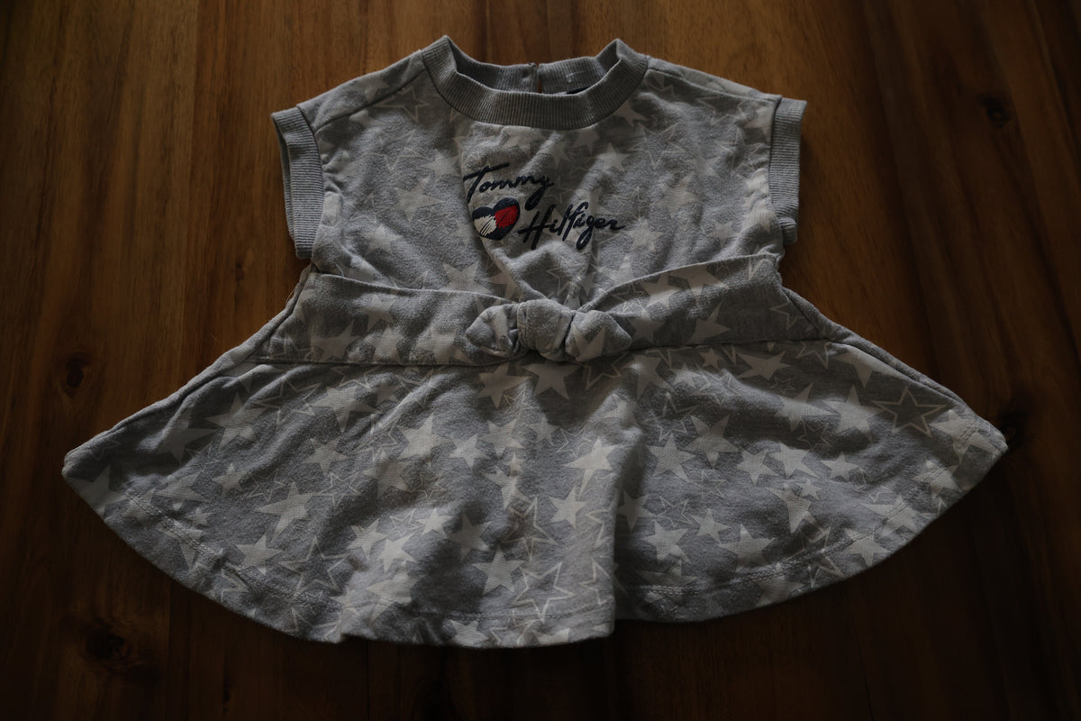 Robe Tommy Hilfiger 18 mois